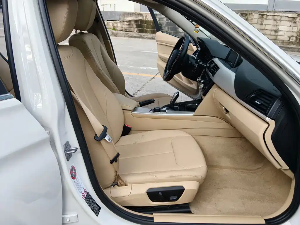BMW 3 Series — миниатюра 11