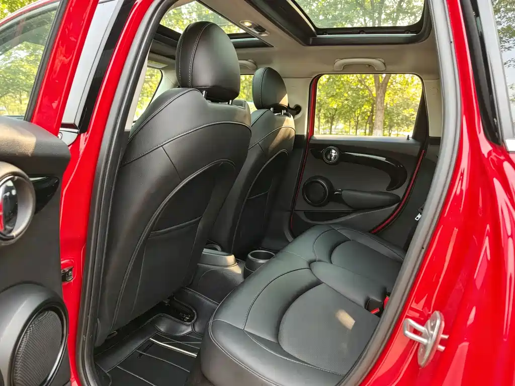 MINI Mini Clubman — миниатюра 9