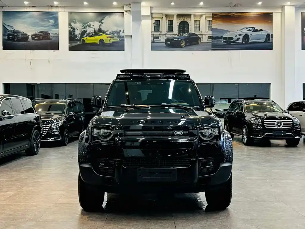 LAND ROVER DEFENDER
