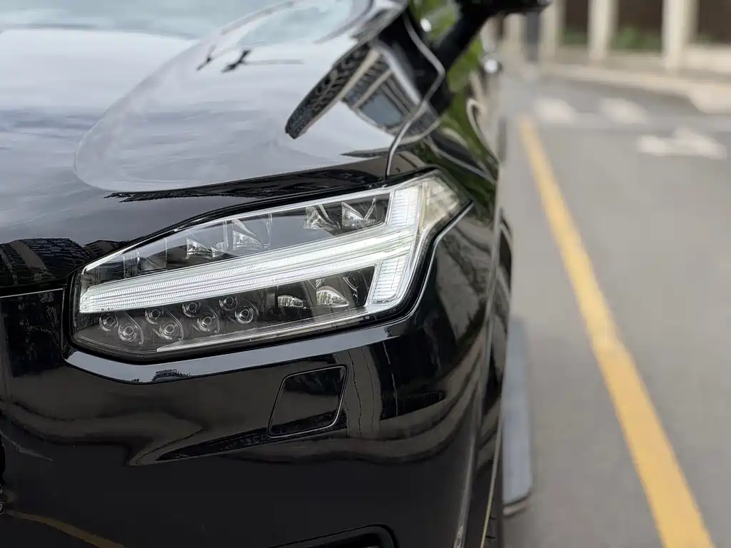 Volvo XC90 2020 T6 Sport 7 мест