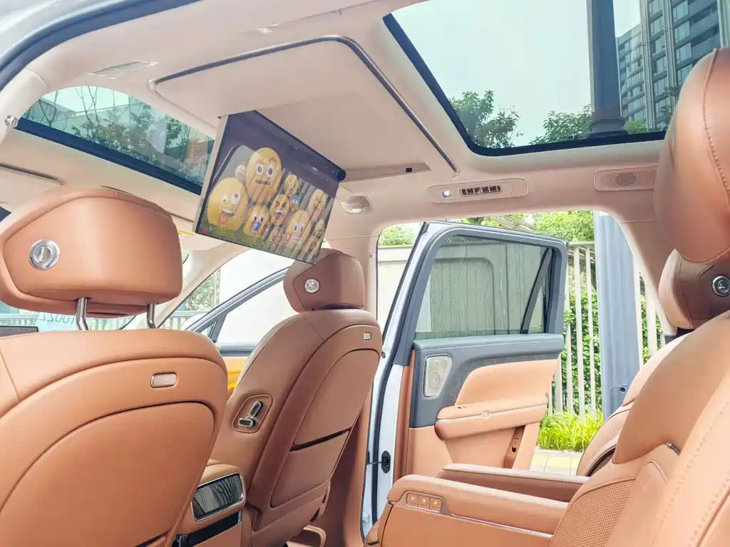 VOYAH Taishan — миниатюра 6