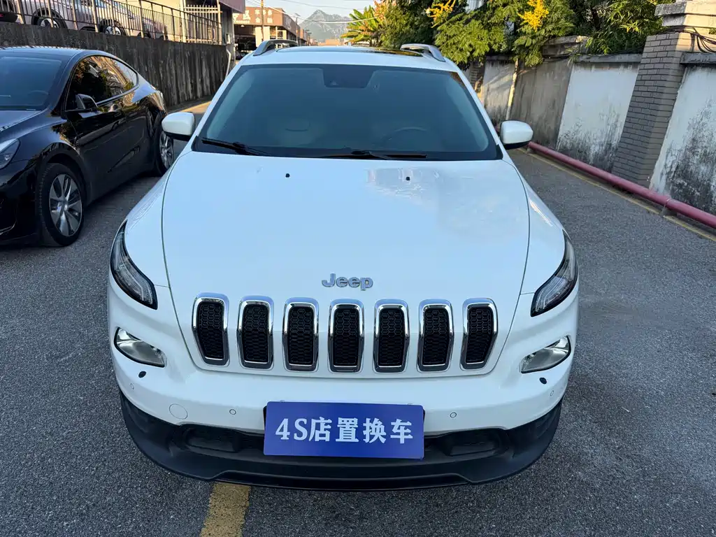 Jeep Cherokee (Import) — миниатюра 3