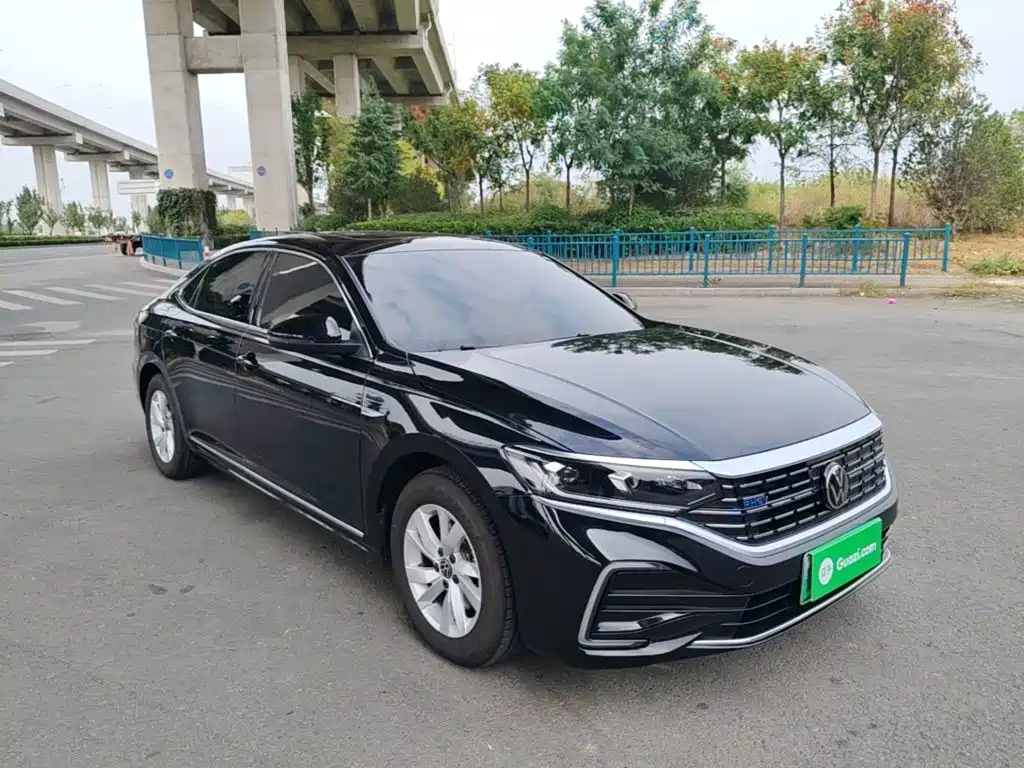 Volkswagen Passat PHEV — миниатюра 4