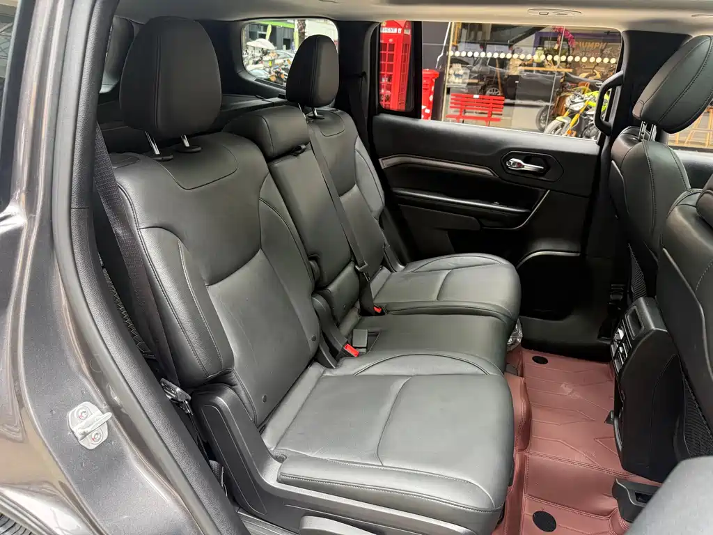 Jeep Commander — миниатюра 29