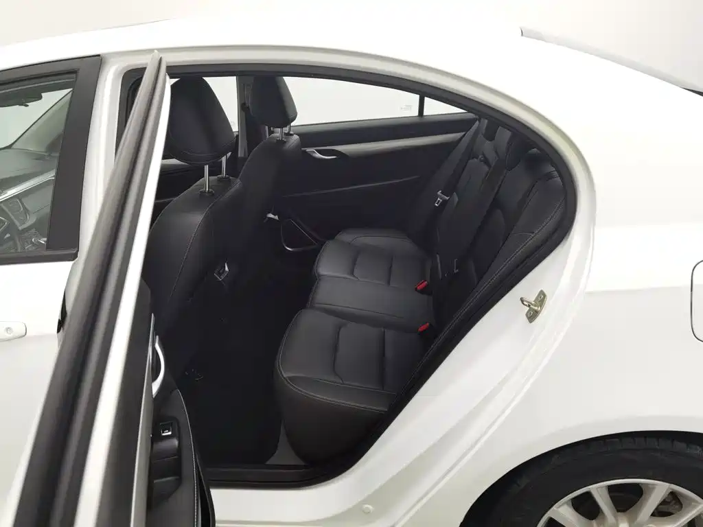 Geely Emgrand — миниатюра 15