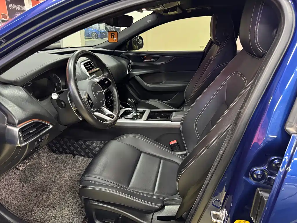 Jaguar XEL 2021 2.0T 200PS R-DYNAMIC Sport