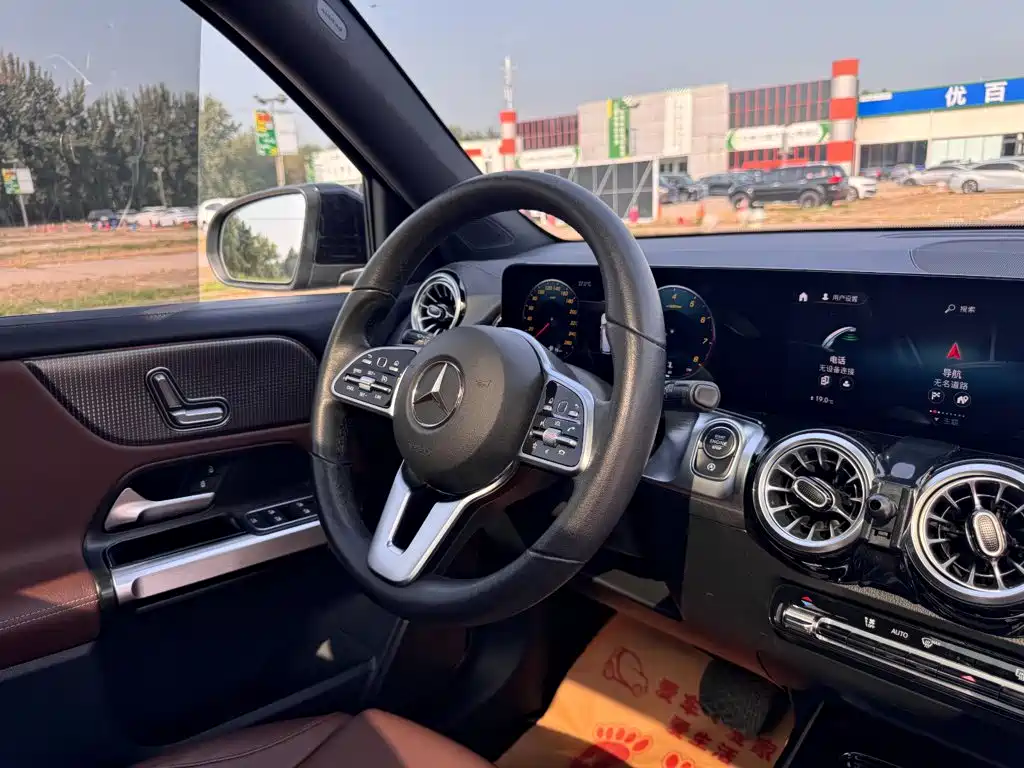 Mercedes-Benz GLB — миниатюра 15