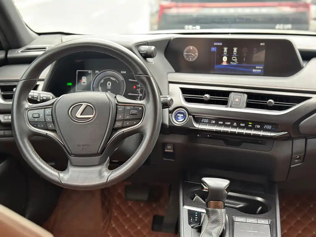 Lexus UX — миниатюра 8