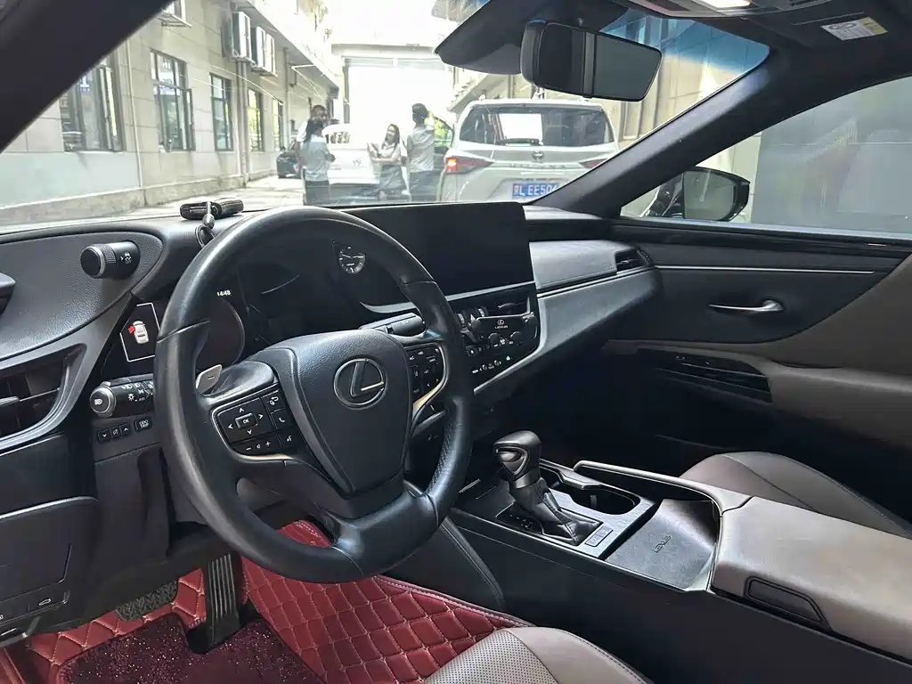 Lexus ES — миниатюра 16