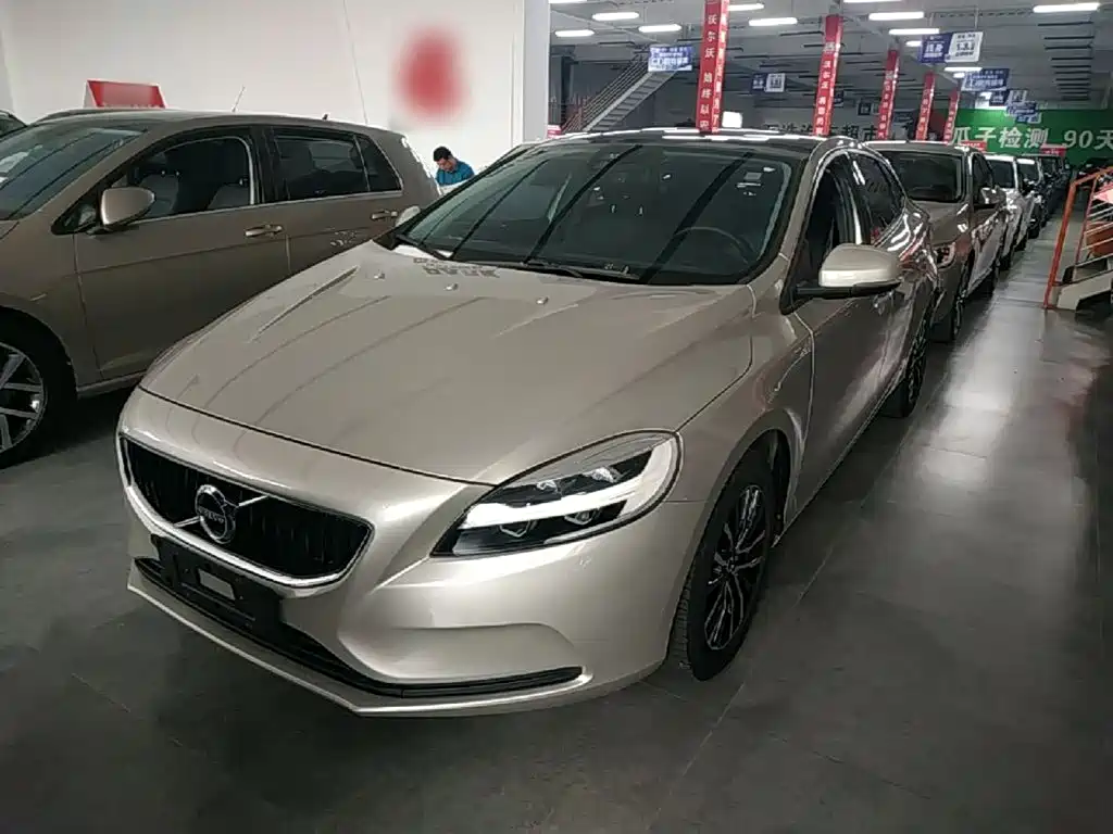 Volvo V40 2018 T3 Smart Leisure Edition
