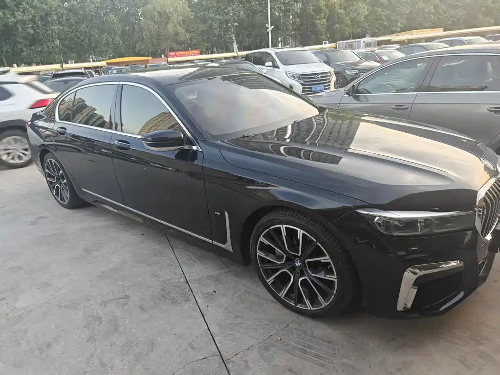 BMW 7 Series — миниатюра 3