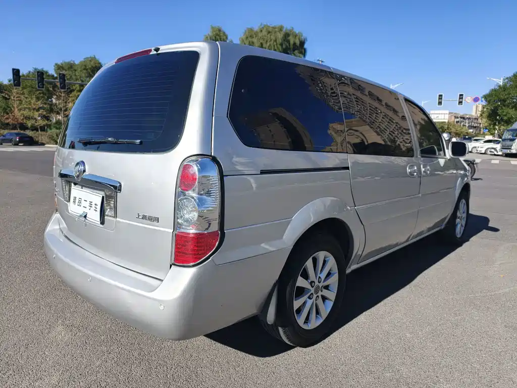 Buick GL8 — миниатюра 7