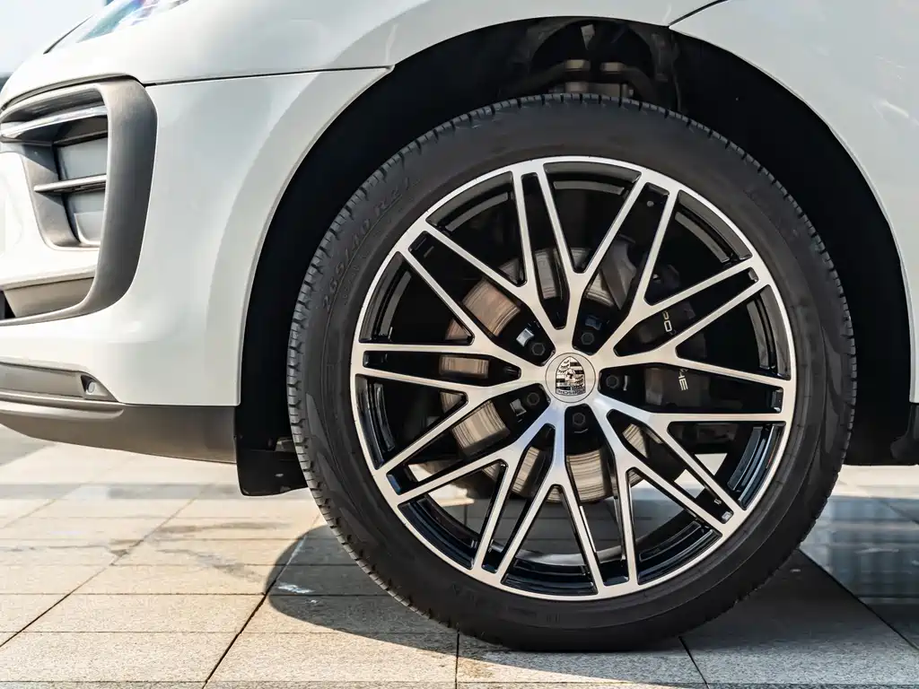 Porsche Macan — миниатюра 8