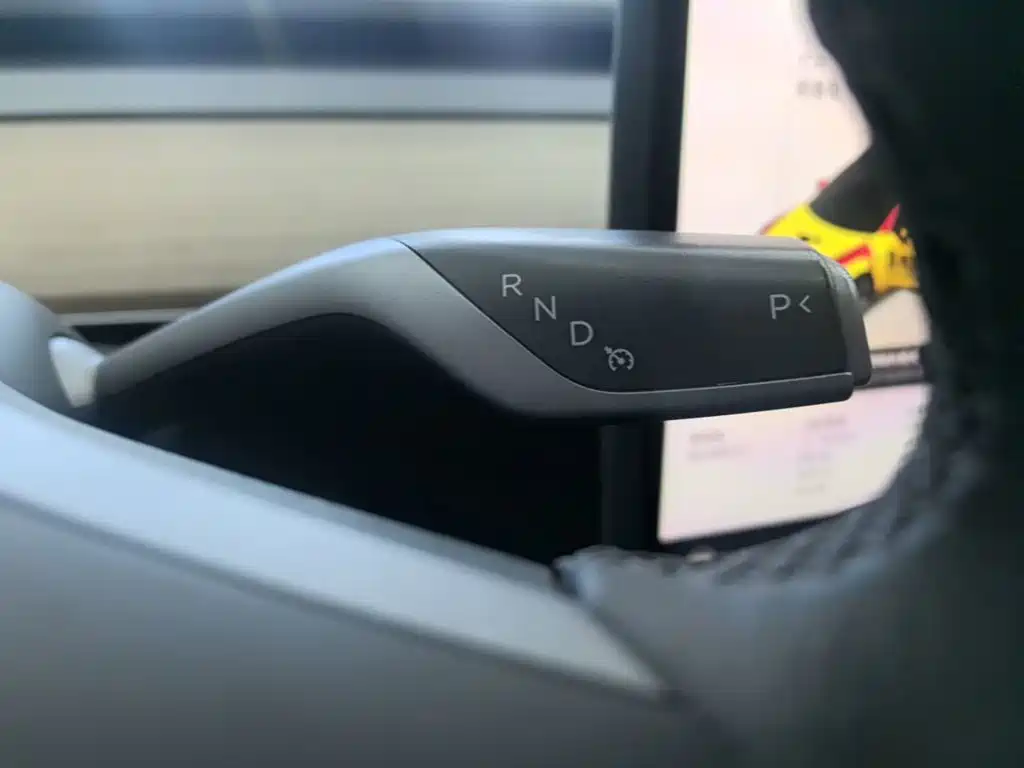 Tesla Model 3 2022 — фото 13