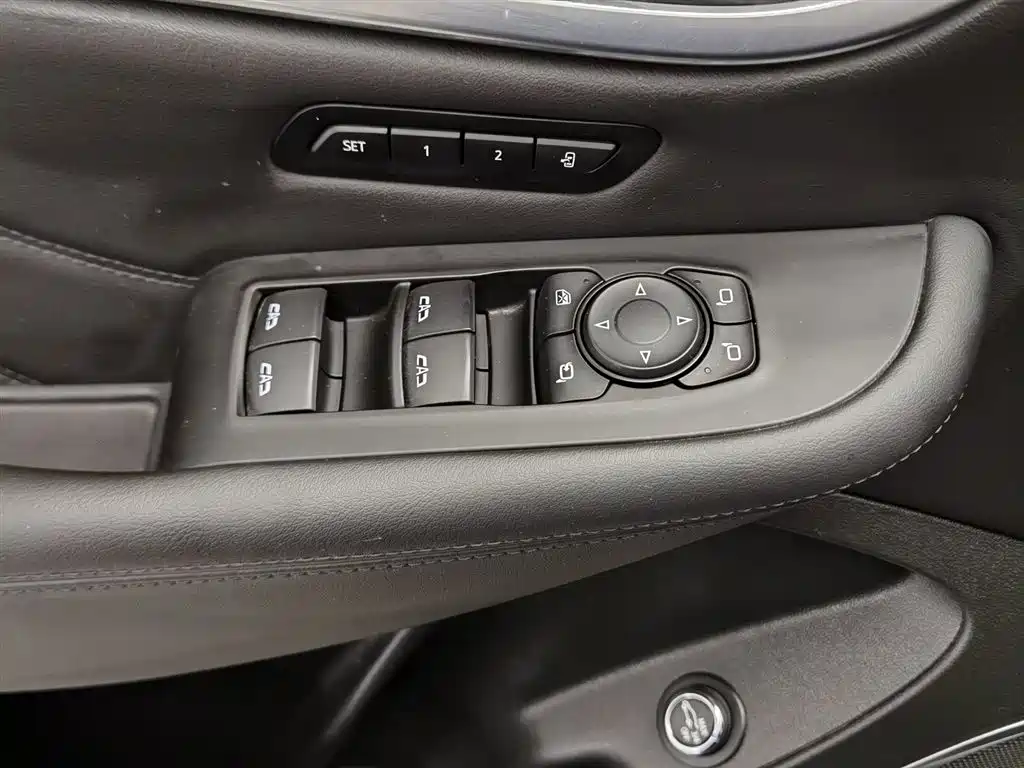 Buick Enclave 2022 652T Luxury 7 мест