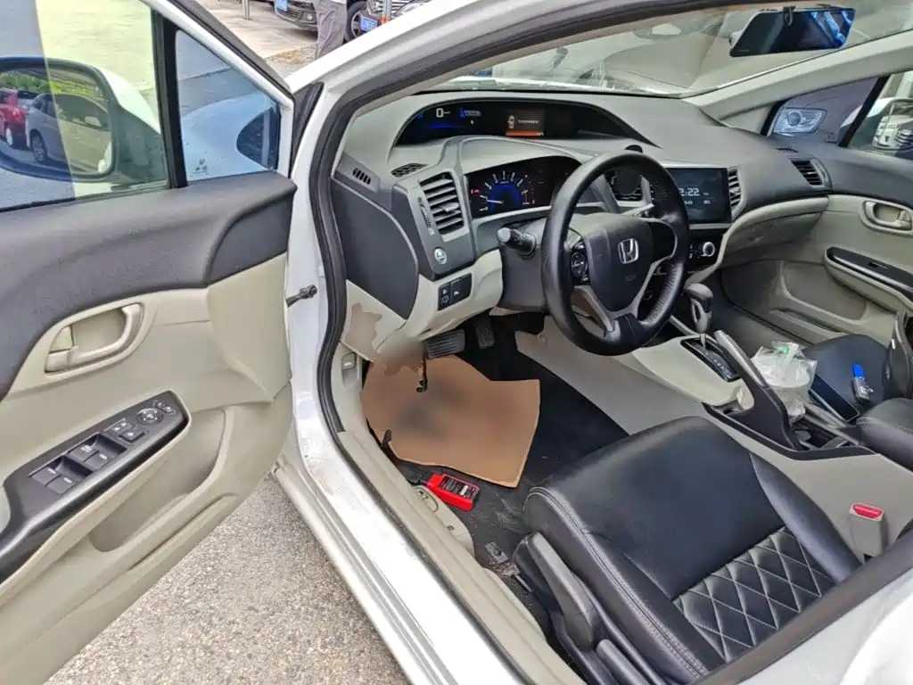 Honda Civic — миниатюра 16