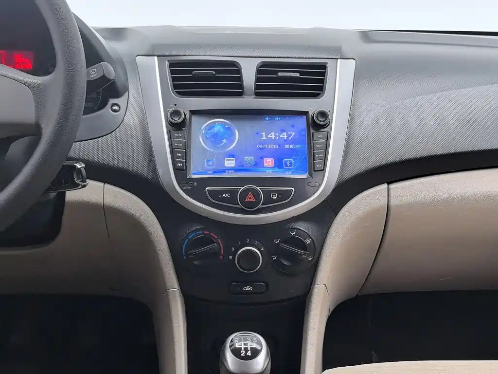 Hyundai Verna — миниатюра 12