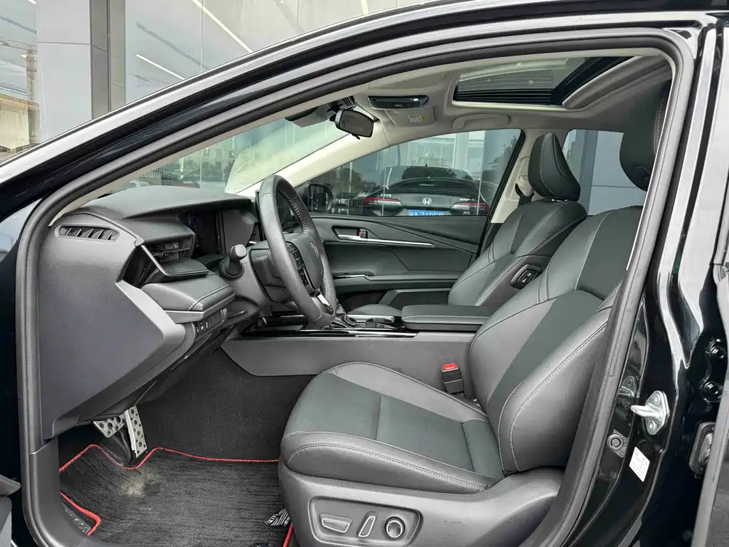 Toyota Camry 2026 2.0HSE Sport Lite