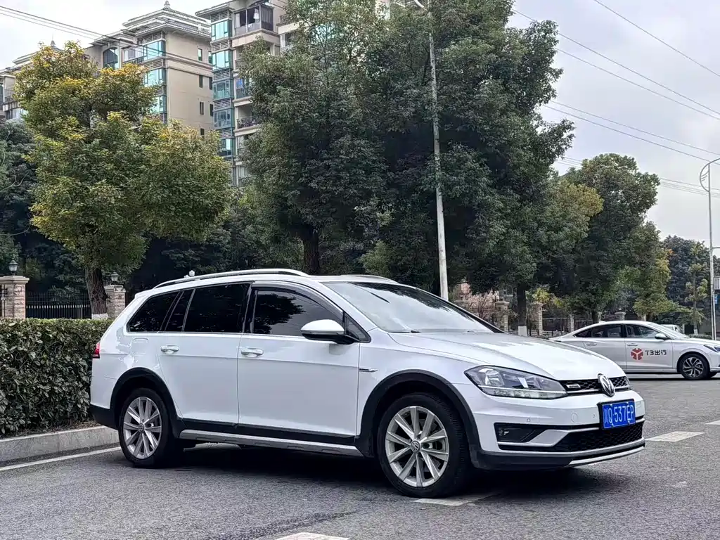 Volkswagen Golf 2019 1.8TSI
