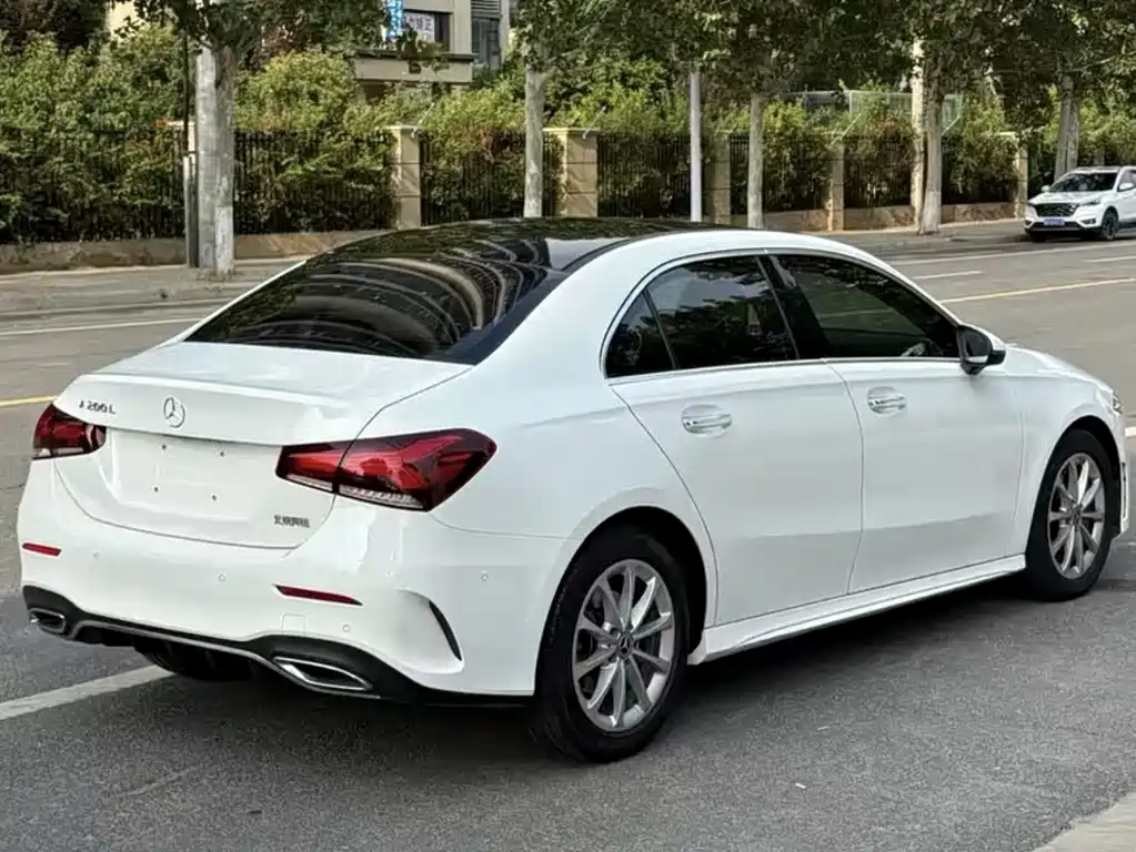 Mercedes-Benz A-Class — миниатюра 7