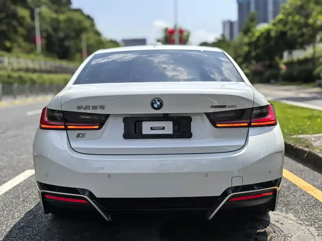 BMW i3 — миниатюра 10