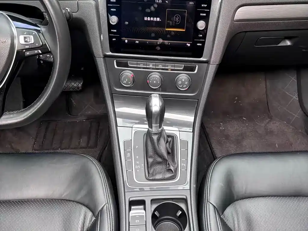 Volkswagen Golf 2019 1.8TSI