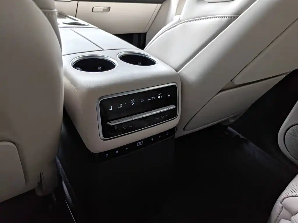Li Auto Li L9 — миниатюра 9