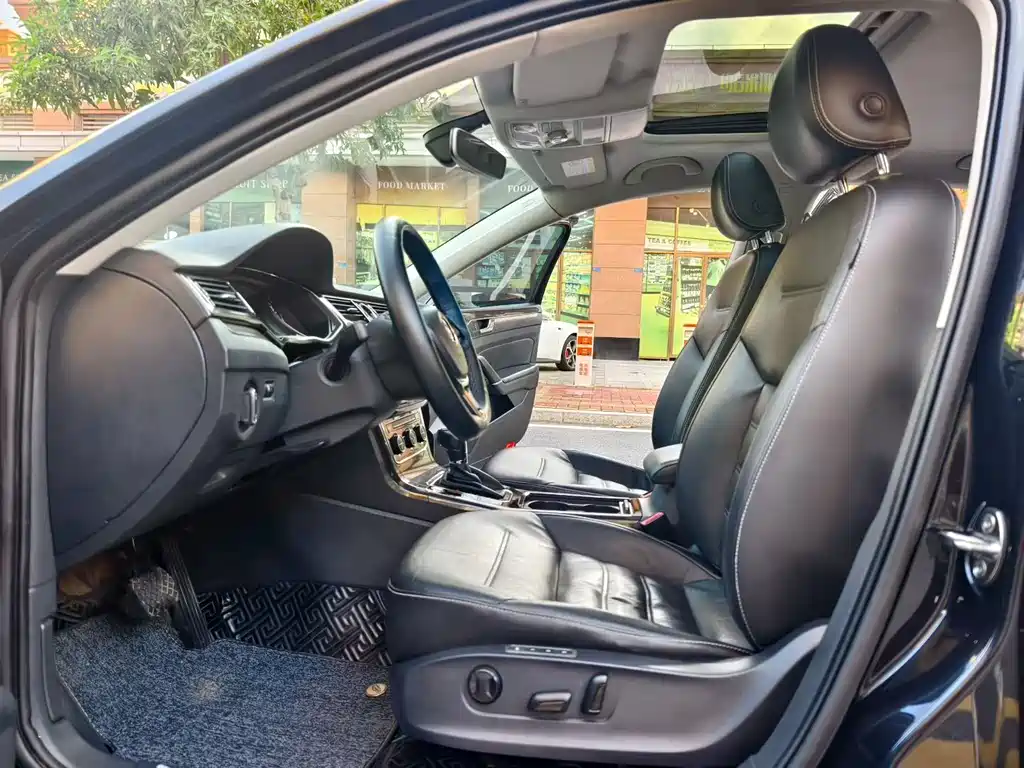 Volkswagen Passat 2016 330TSI DSG