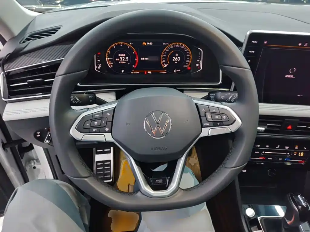 Volkswagen Tiguan L — миниатюра 11