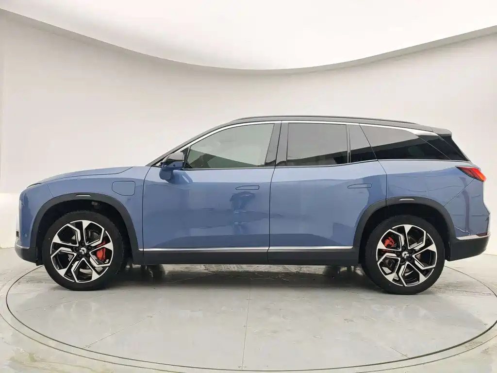 NIO ES8 2022 100kWh мест