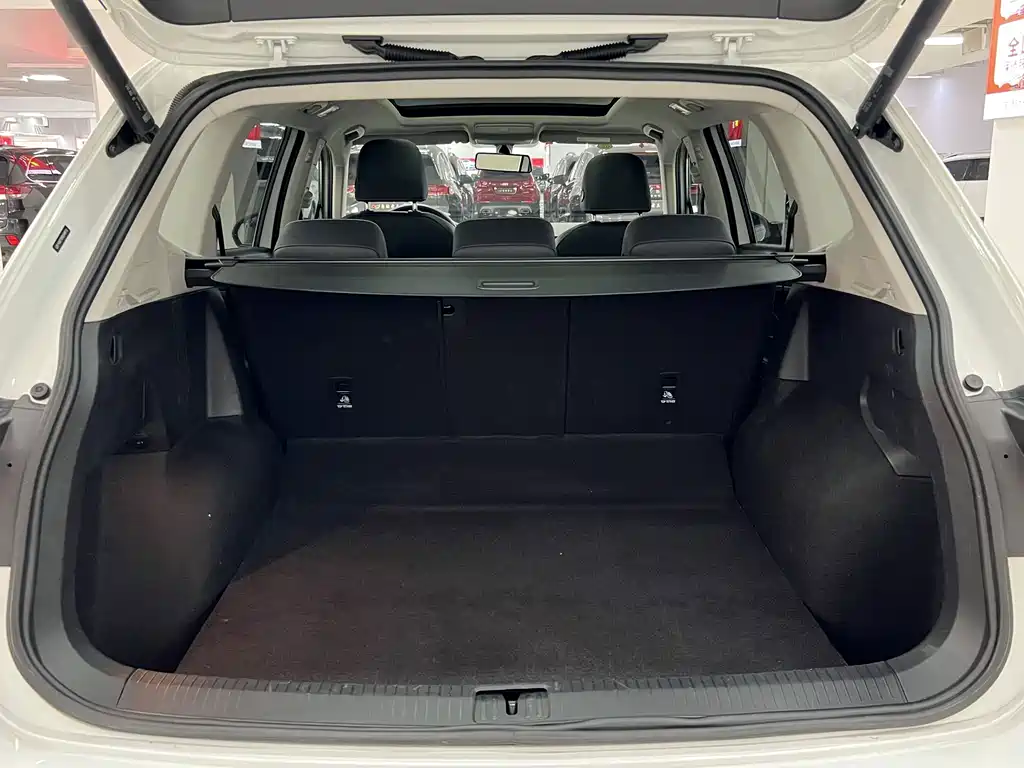 Volkswagen Tiguan L — миниатюра 13