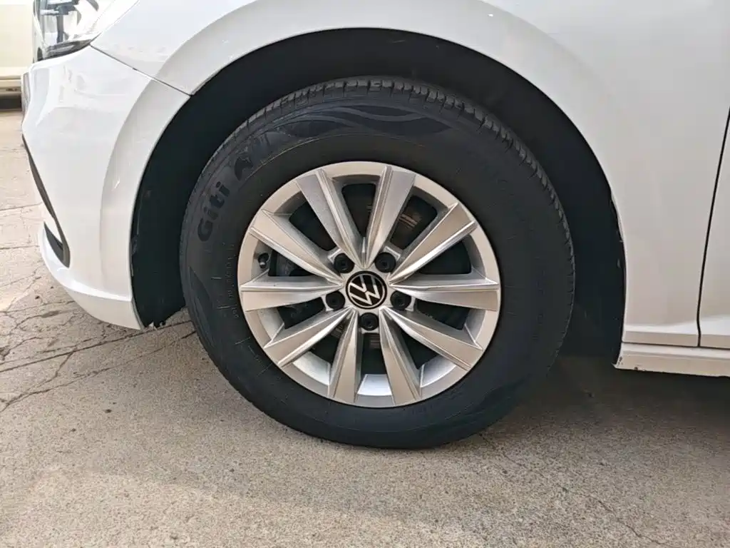 Volkswagen Lavida — миниатюра 23