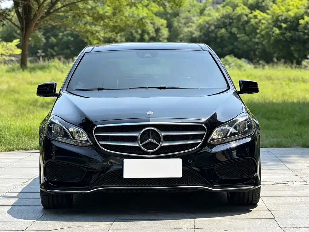 Mercedes-Benz E-Class — миниатюра 2