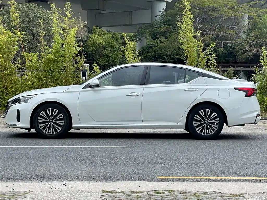 NISSAN TEANA