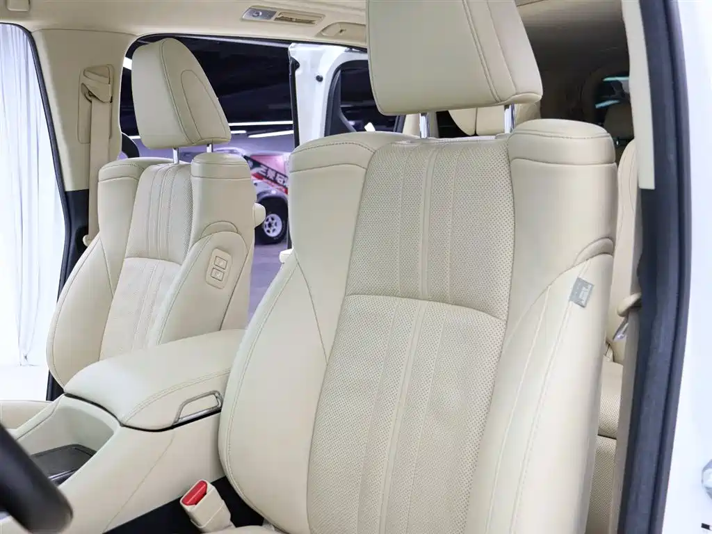 Toyota Alphard 2021 2.5L Luxury