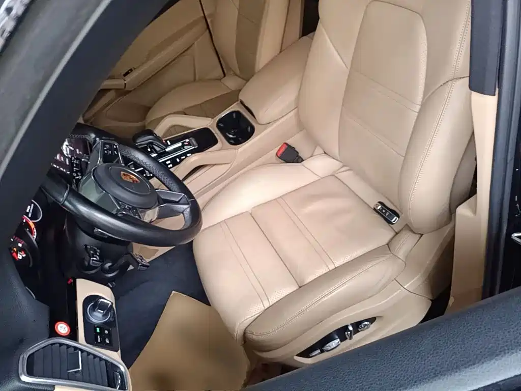 Porsche Cayenne — миниатюра 15