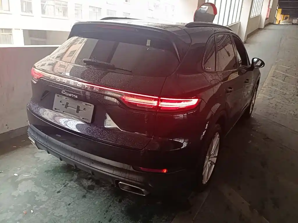 Porsche Cayenne — миниатюра 7