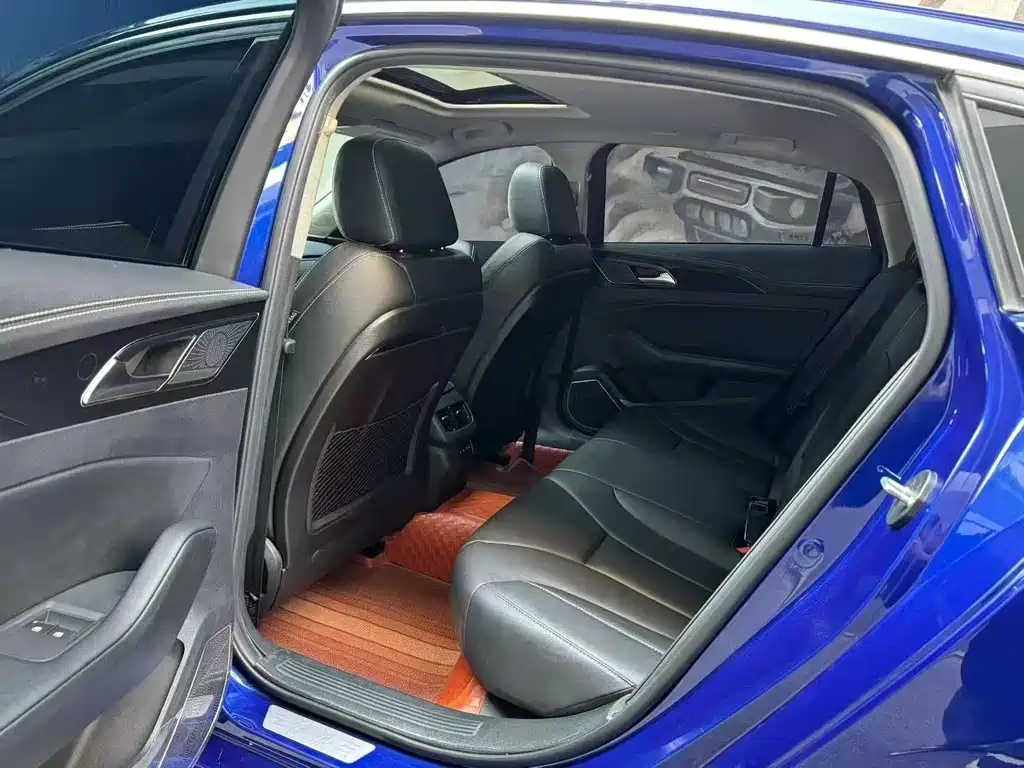 Hongqi Hongqi H5 — миниатюра 8