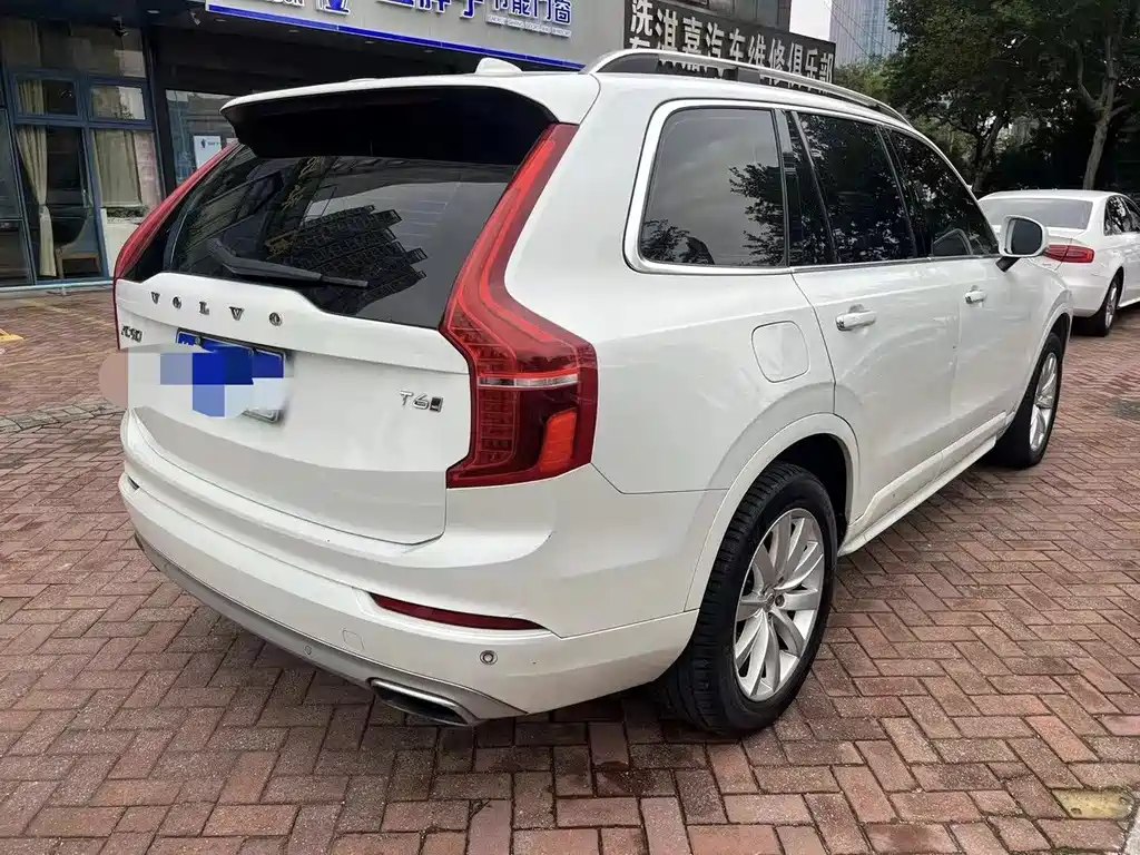Volvo XC90 2017 T6 5 мест