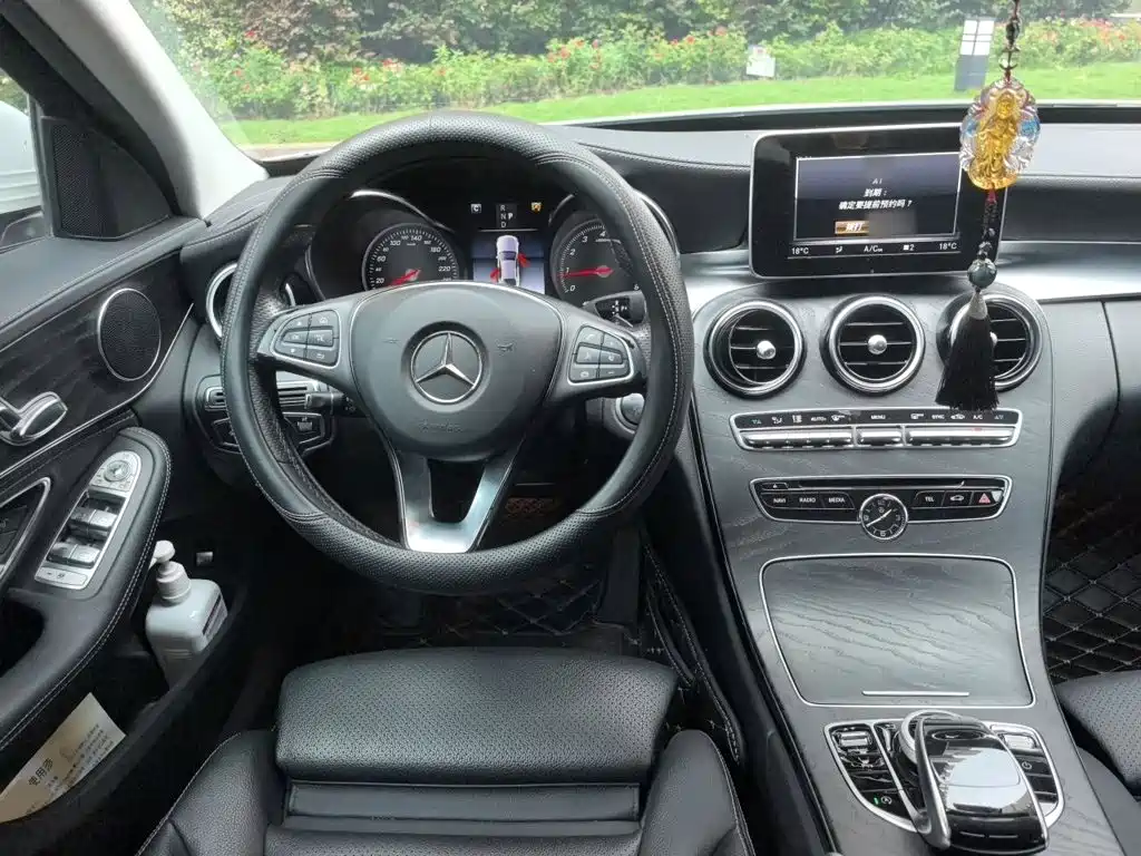 Mercedes-Benz C-Class — миниатюра 3