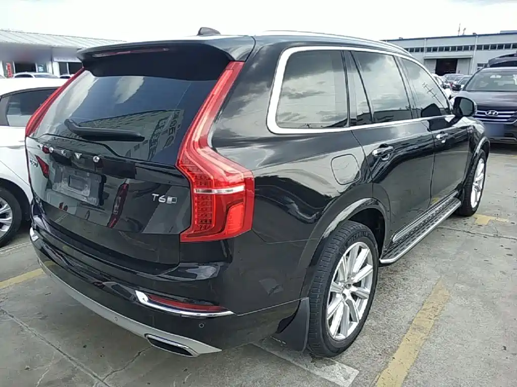 Volvo XC90 — миниатюра 7
