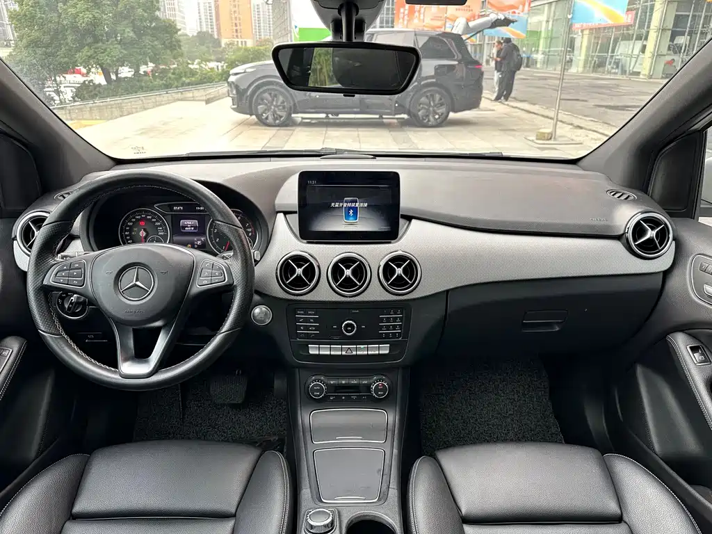 Mercedes-Benz B-Class — миниатюра 11
