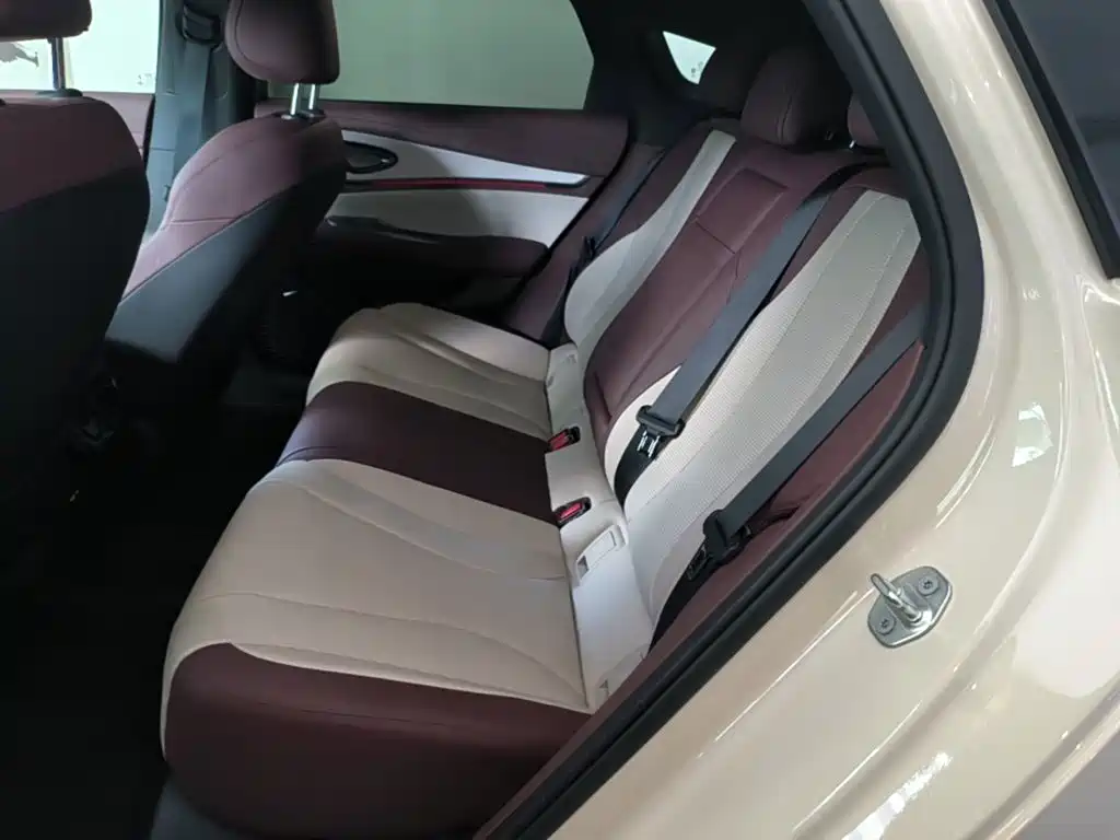 BYD Seal 07 DM-i — миниатюра 17