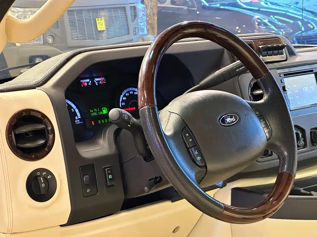 Ford E350 2011 5.4L