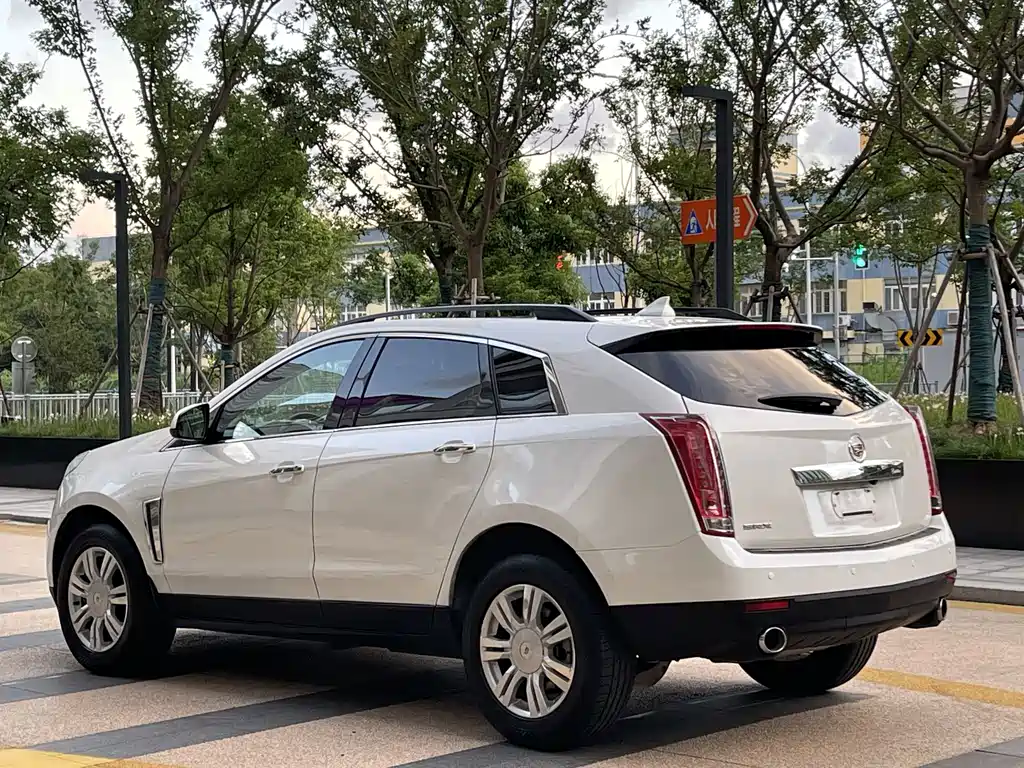 Cadillac SRX — миниатюра 5