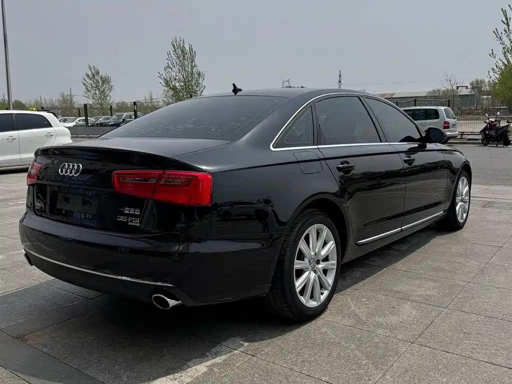 Audi A6L 2015 35 FSI quattro Comfort