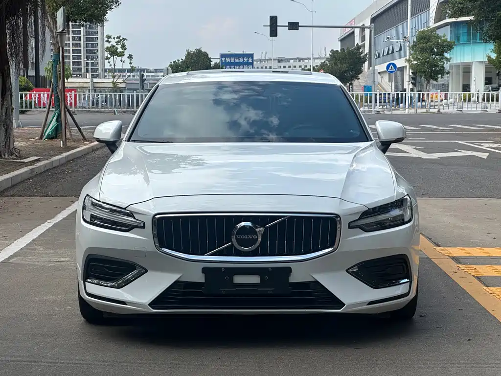 Volvo S60 — миниатюра 2