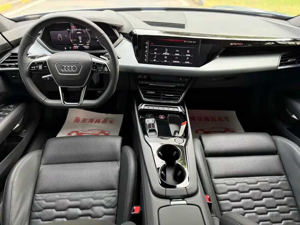 Audi RS e-tron GT — миниатюра 8