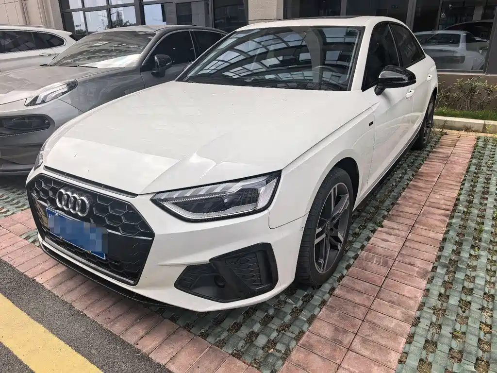 Audi A4L 2023 40 TFSI Luxury Dynamic Type
