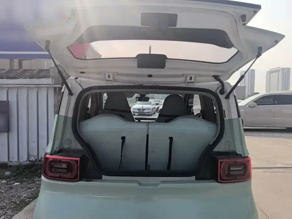 Wuling MINIEV — миниатюра 19